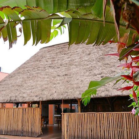 Hotel Acacia Kampala Esterno foto