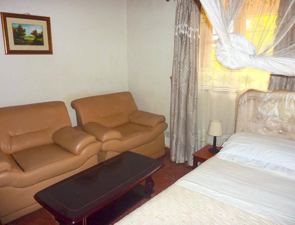 Hotel Acacia Kampala Esterno foto