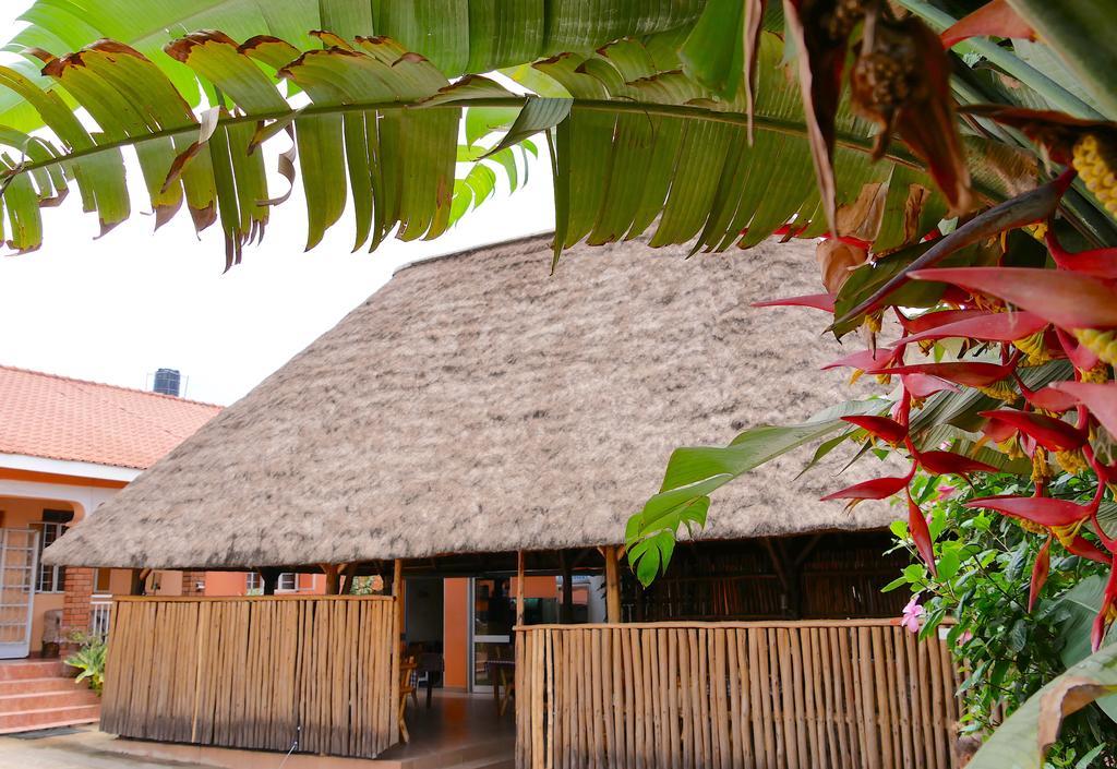 Hotel Acacia Kampala Esterno foto