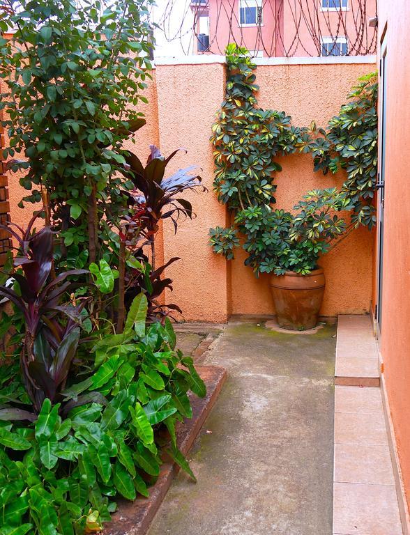 Hotel Acacia Kampala Esterno foto